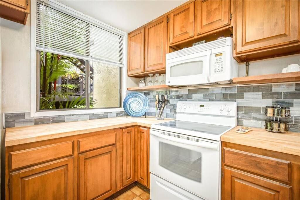 Beautiful 2/2 Condo In Kailua Kona. Ocean View! Dış mekan fotoğraf